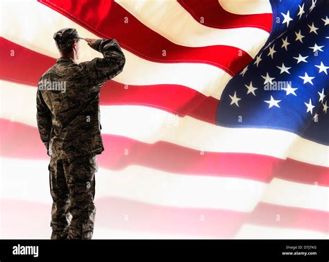 5 Ways Soldiers Salute the American Flag