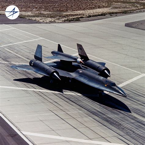 7 Ways the SR-71 Blackbird Drone Defied Impossible