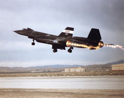 5 Reasons SR-71 Blackbird's Last Flight Was Historic