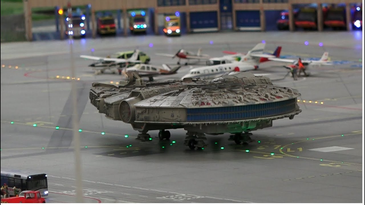 Star Wars Amp Quot The Millennium Falcon Amp Quot Lands At The Miniature Airport At Miniatur Wunderland Amp Quot Youtube