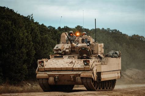 Test Du M2a4 Bradley Par L Us Army Strategic Bureau Of Information