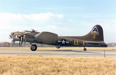 The B 17 Flying Fortress Part 2 Crew