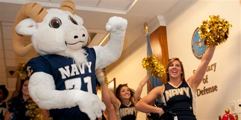 The Bizarre History Of The Us Naval Academy S Mascot Bill The Goat Business Insider