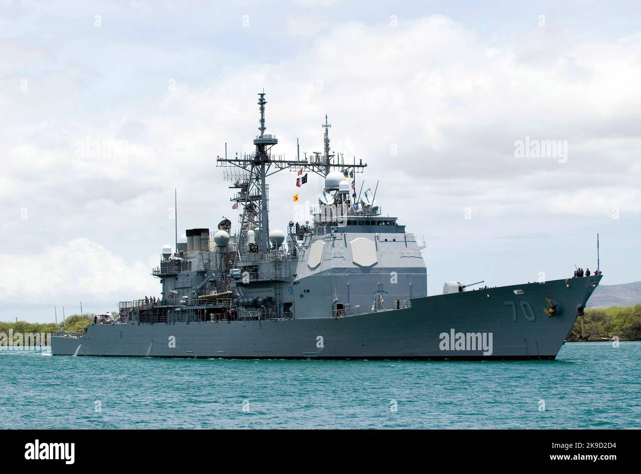 The Guided Missile Cruiser Uss Lake Erie Cg 70 Returns To Joint Base Pearl Harbor Hickam