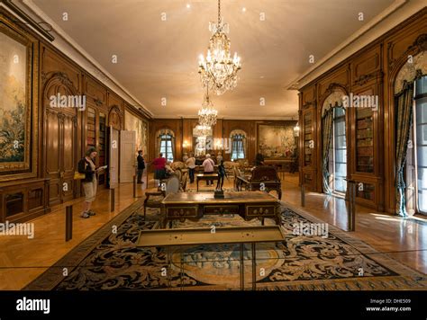 The Interior Of The Beautiful Huntington Art Gallery At The Huntington Library And Botanical