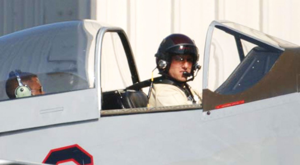 Tom Cruise Flies a Mustang P-51 in Top Gun