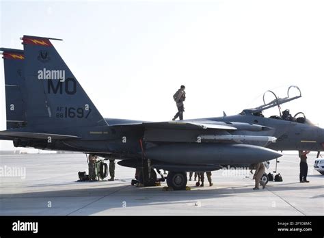 U S Air Force Airmen From The 389 Expeditionary Fighter Generation Squadron Receive U S Air