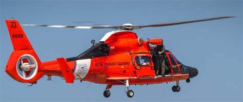 U S Coast Guard Hh 65C Dolphin Search And Rescue Demonstration Cleveland National Air Show