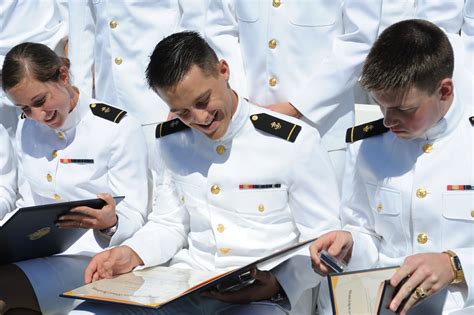 U S Naval Academy Graduates Class Of 2015 United States Navy News Stories