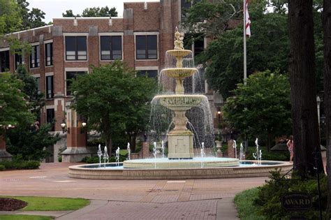 University Of North Alabama Fountain Florence Al Fountains On Waymarking Com