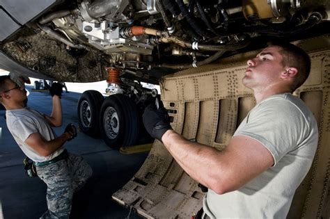 7 Tips for US Air Force Aircraft Mechanics Success