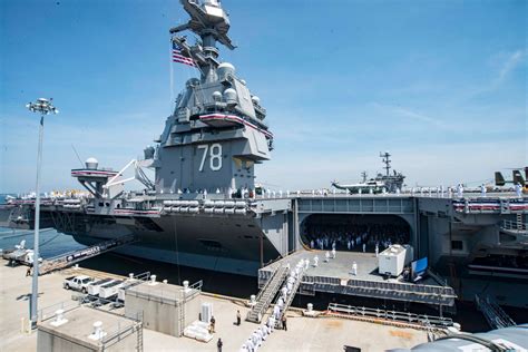 Us Navy Gerald R Ford Aircraft Carrier Doesn Amp 39 T Have Urinals Business Insider