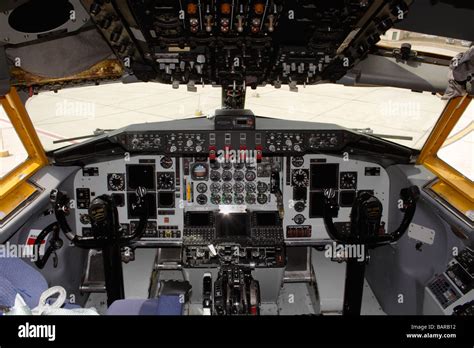 Usaf Boeing Kc 135R Stratotanker Cockpit Stock Photo Alamy