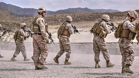 Usmc Specialists Conduct M4 Carbine Live Fire Range Youtube