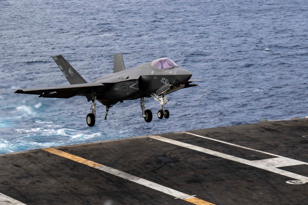 Uss Carl Vinson Cvn 70 Conducts Flight Operations In The Atlantic