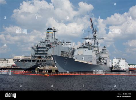 Virginia Norfolk Norfolk Naval Base Us Navy Container Supply Ship Stock Photo 36740632 Alamy