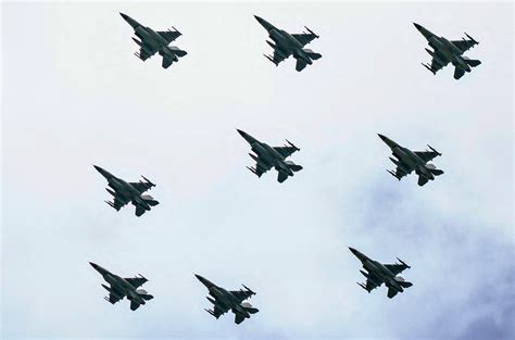 Western Fighter Jets Face These Four Major Problems In Ukraine Newsweek