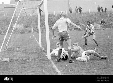 Zandvoortmeeuwen Dem Football Zandvoortse Meeuwen Halfweg 12 10 1969 Whizgle Dutch News Historic Images Tailored For The Future Explore The Netherlands Past With Modern Perspectives Through Dutch Agency Imagery Bridging Yesterday S Events With